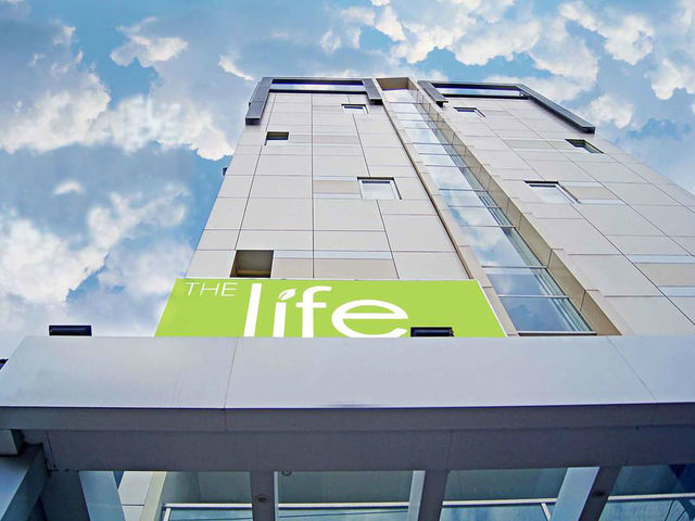 фото отеля The Life Hotels City Center (ех. Midtown Xpress Kusuma Bangsa) изображение №1