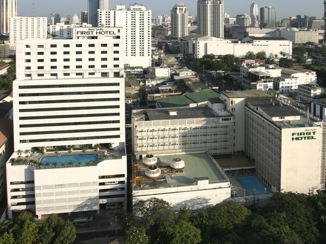 фото отеля First Hotel Bangkok изображение №1