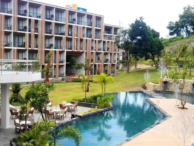 фото отеля Aruna Senggigi Resort & Convention  (ех. Graha Beach Sengigi) изображение №1
