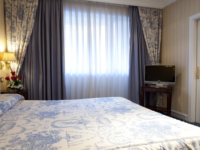 фото Gran Hotel Velazquez изображение №2