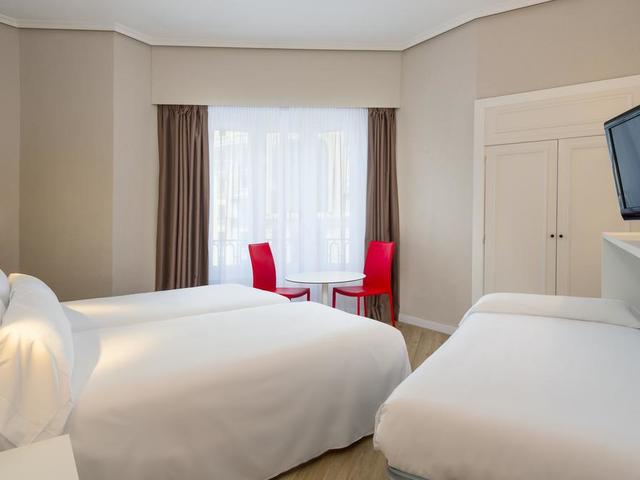 фото отеля Tryp Madrid Gran Via изображение №37