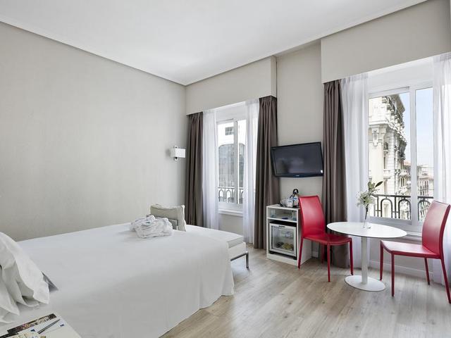 фото отеля Tryp Madrid Gran Via изображение №29