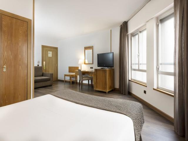 фото отеля Eurostars Madrid Gran Via (ex. Exe Hotel El Coloso; El Coloso) изображение №13