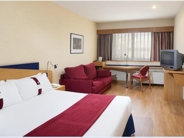 фото отеля Holiday Inn Express Madrid-Tres Cantos изображение №25