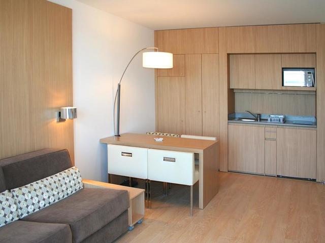 фотографии Residhome Appart Hotel Carrieres La Defense (ex. Residhome Appart Hotel Seine Saint Germain) изображение №12