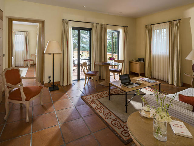 фото Terre Blanche Hotel Spa Golf Resort (ех. Four Seasons Resort Provence et Terre Blanche) изображение №82