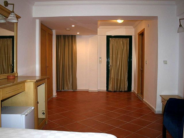 фотографии Sunshine Hotel & Suit Apartments (ex. Bella Sole) изображение №8