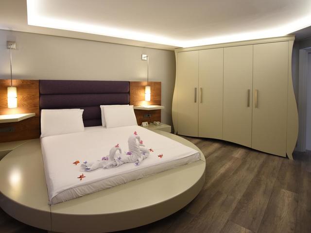 фотографии отеля Temenos Luxury Suites Hotel & Spa изображение №11