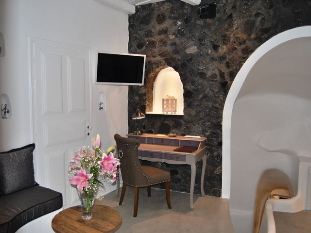 фото отеля Aspaki Santorini Luxury Hotel & Suites изображение №33
