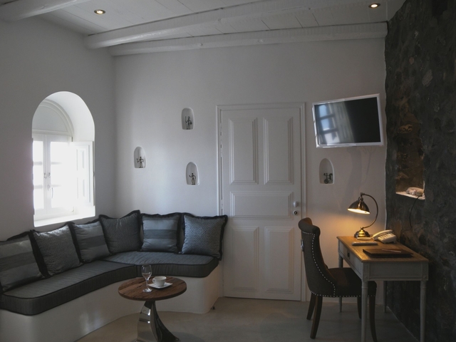 фото отеля Aspaki Santorini Luxury Hotel & Suites изображение №21