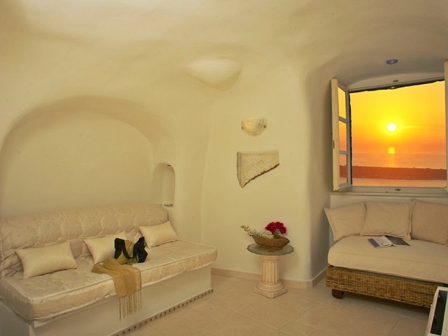 фото отеля Aspaki Santorini Luxury Hotel & Suites изображение №17