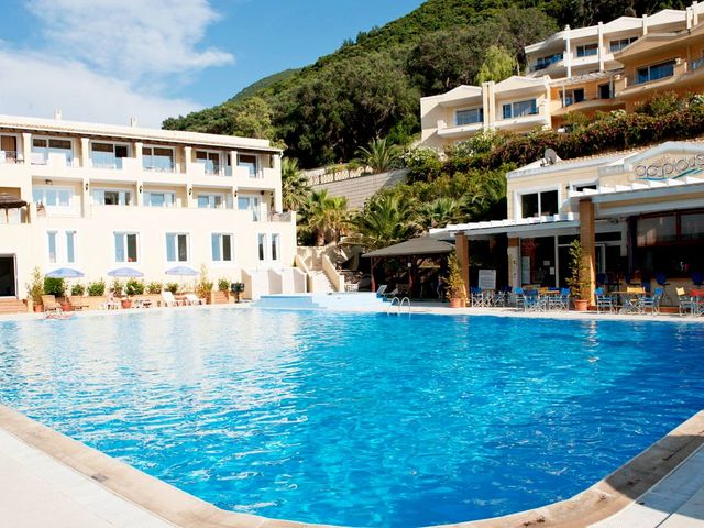 фото отеля Ithea Suites (ех. Rocabella Corfu Suite Hotel & Spa; Ermones Golf Palace) изображение №1