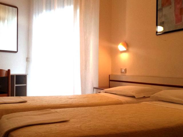 фото отеля Hotel Galles Rimini изображение №5