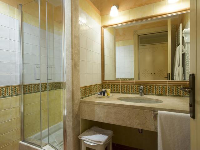 фото Lantana Hotel & Residence изображение №30