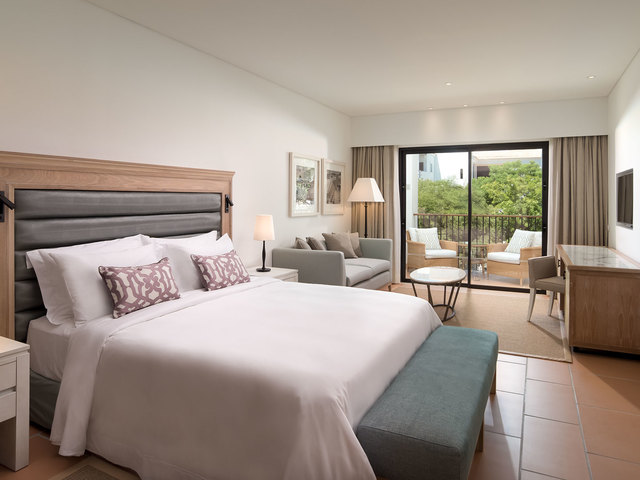 фото отеля Pine Cliffs Ocean Suites, a Luxury Collection Resort, Algarve изображение №21