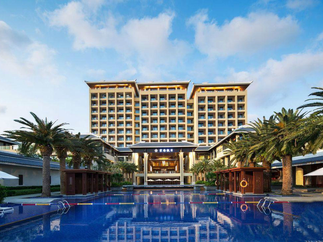 фото отеля Jinghai Hotel Resort изображение №1