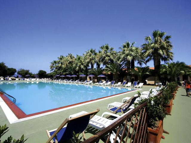 фото отеля Baia delle Sirene Beach Resort (ex. Club Capo Sant'Irene) изображение №1