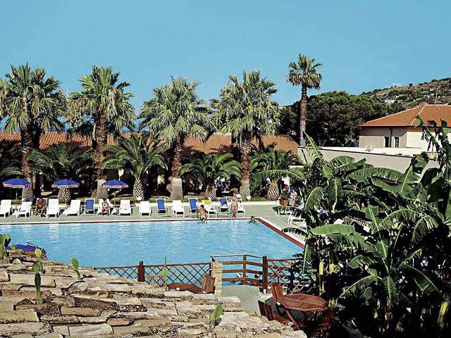 фотографии Baia delle Sirene Beach Resort (ex. Club Capo Sant'Irene) изображение №8