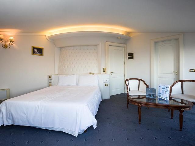 фото отеля Grand Hotel Faraglioni изображение №9