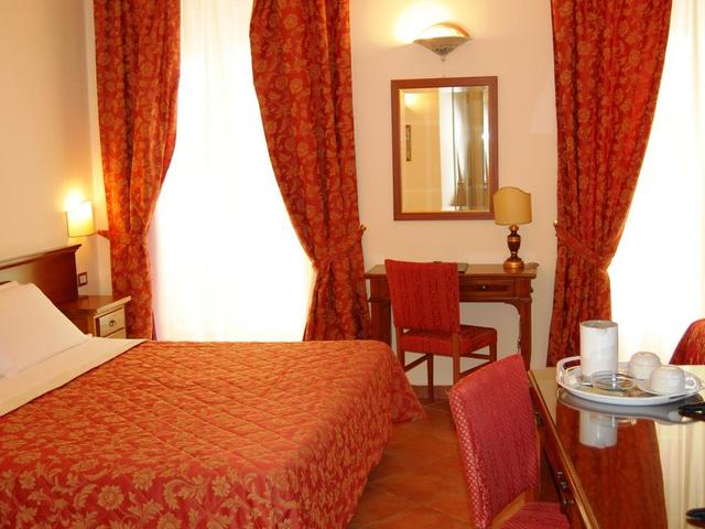 фото Hotel Mediterraneo Siracusa изображение №2