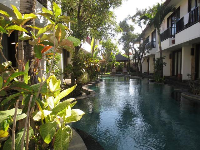 фото отеля Seminyak Town House изображение №1