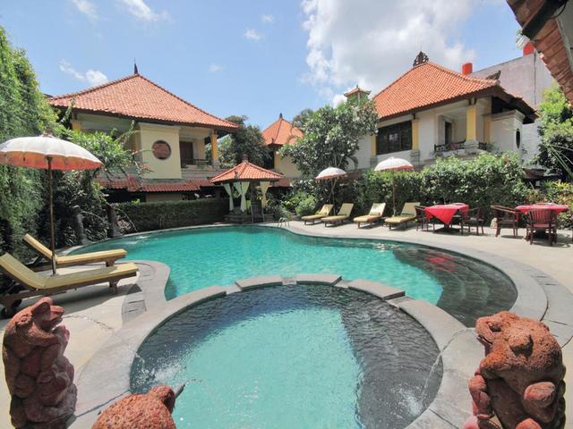фото отеля Royal Tunjung Bali изображение №1