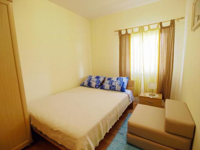 фото отеля Apartment Vrkici (ex. Apartment Novigrad; bb3 Room House 60 M2 Inh 32789) изображение №9
