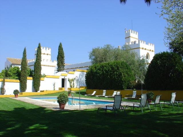 фотографии отеля Cortijo Torre de la Reina изображение №19