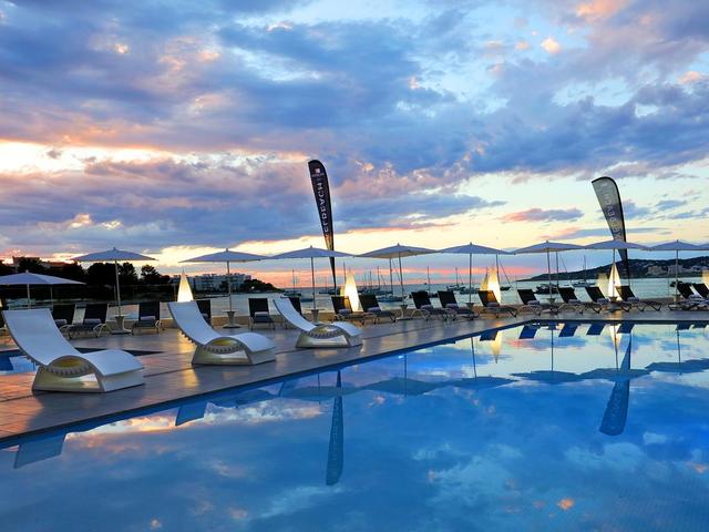 фото отеля AxelBeach Ibiza Suites Apartments (ex. Sundown Ibiza Suites & Spa; Club Nautilus Hotel) изображение №25