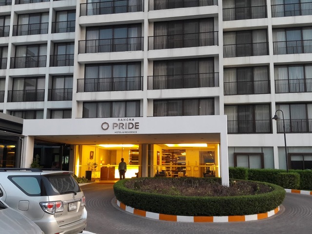 фото отеля Bangna Pride Hotel & Residence (ex. Oakwood Residence Garden Towers Bangna Bangkok) изображение №1