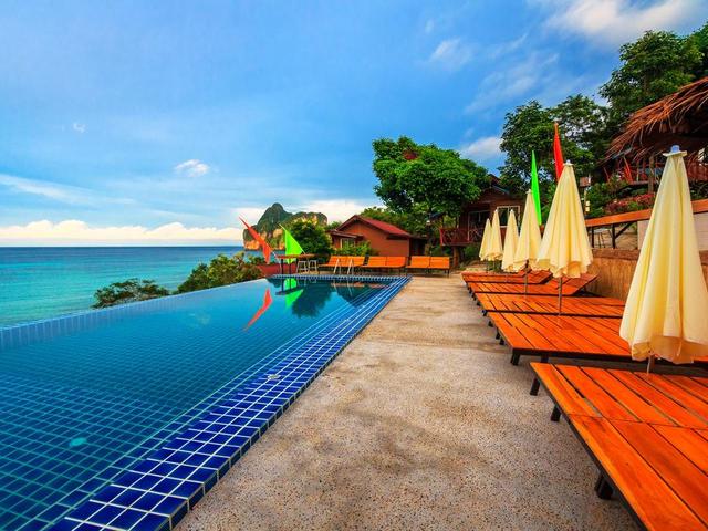 фото отеля Phuphaya Seaview Resort изображение №1
