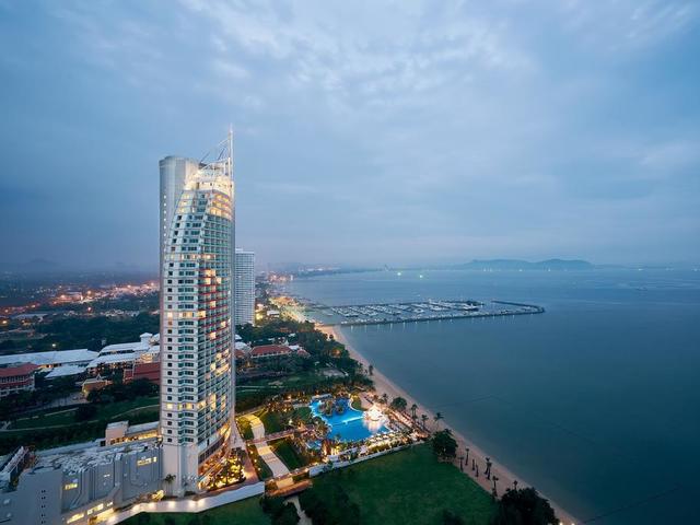 фото отеля Movenpick Siam Na Jomtien (ex. Movenpick Residences & Pool Villas)  изображение №1