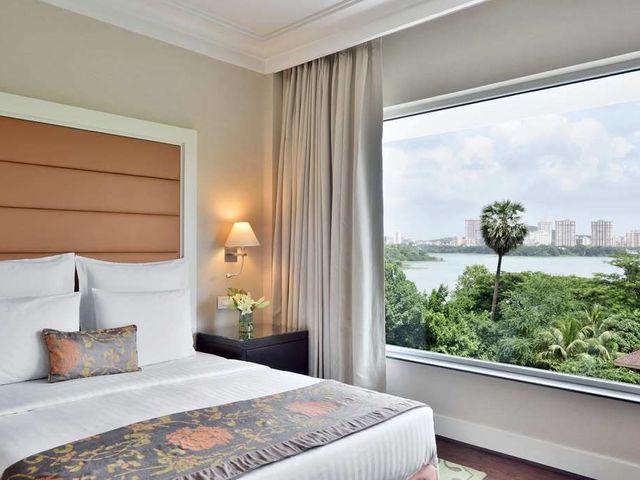фотографии отеля Lakeside Chalet, Mumbai - Marriott Executive Apartments изображение №11