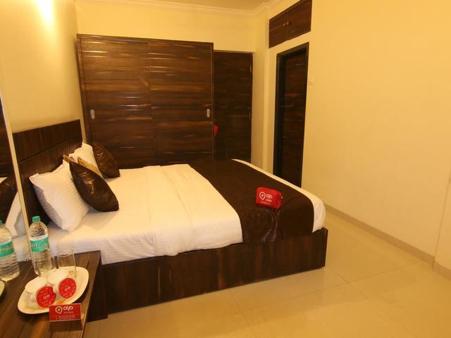 фотографии отеля OYO Premium Mumbai Sher E Punjab 186 изображение №11