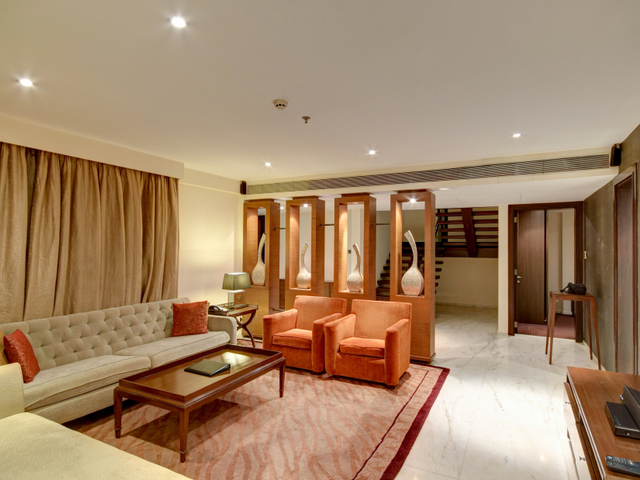 фото Z Luxury Residences (ex. Oakwood Premier Mumbai) изображение №2