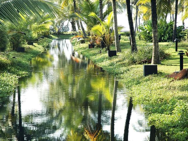 фото Lakesong Kumarakom (ex. Eastend Lakesong Resort) изображение №30