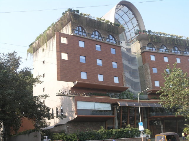 фото отеля Sai Palace Hotel Andheri изображение №1