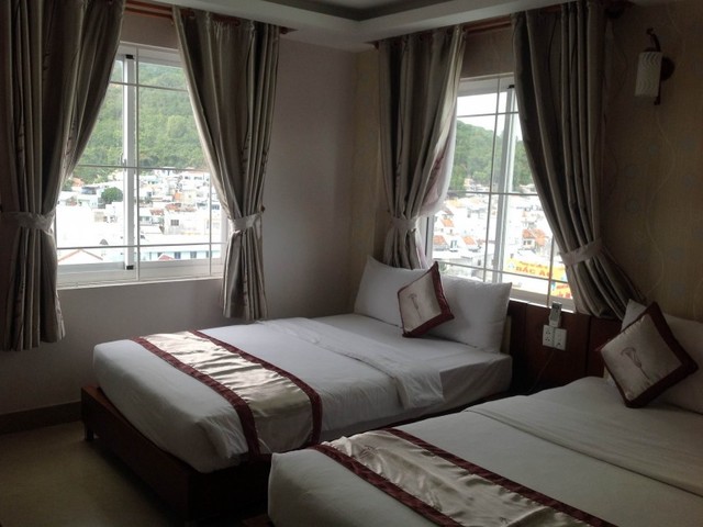 фото Ngoc Hong Hotel изображение №2