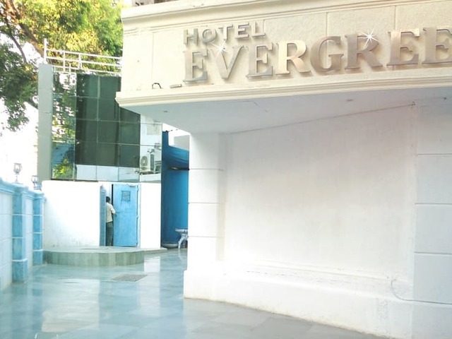 фотографии отеля Evergreen изображение №11