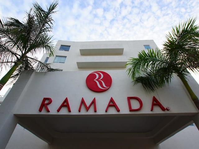 фото отеля Ramada Cancun City изображение №9