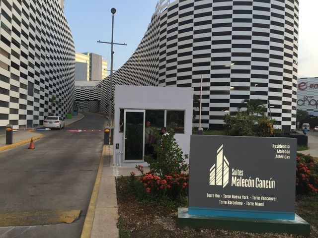 фото отеля Suites Malecon Cancun изображение №21