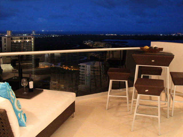 фото отеля Suites Malecon Cancun изображение №17