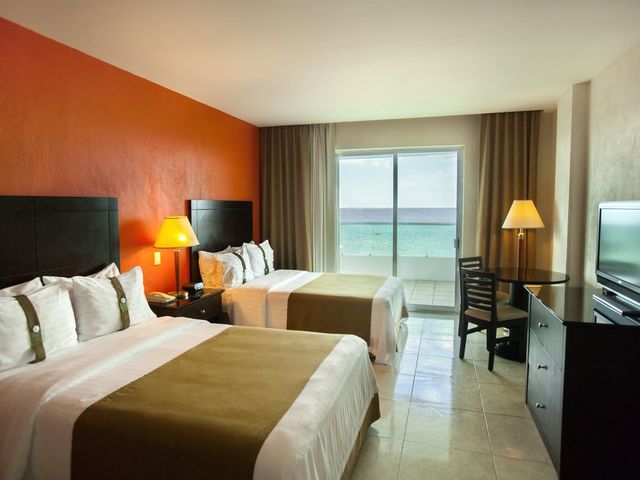 фотографии отеля Holiday Inn Campeche изображение №7