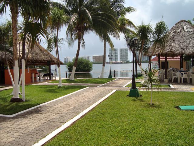 фото Grand Royal Lagoon (formerly Laguna Real Hotel) изображение №10