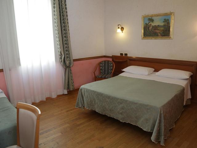 фото Hotel Santa Prassede Rome изображение №2