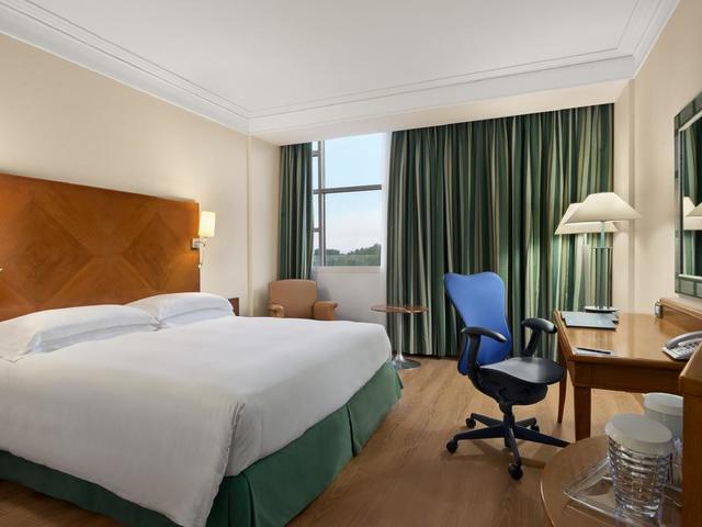 фото отеля Hilton Rome Airport изображение №9