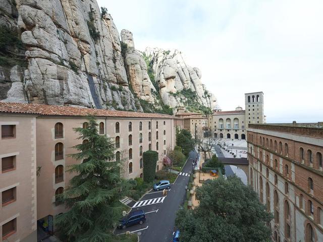 фото Apartamentos Montserrat Abat Marcet изображение №26