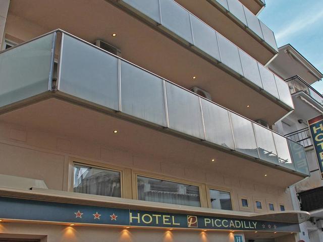 фото отеля Hotel Piccadilly Sitges (ex. Celimar Center) изображение №1