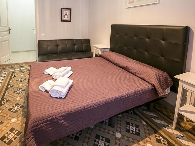 фотографии отеля Hostal Balmes Centro изображение №3