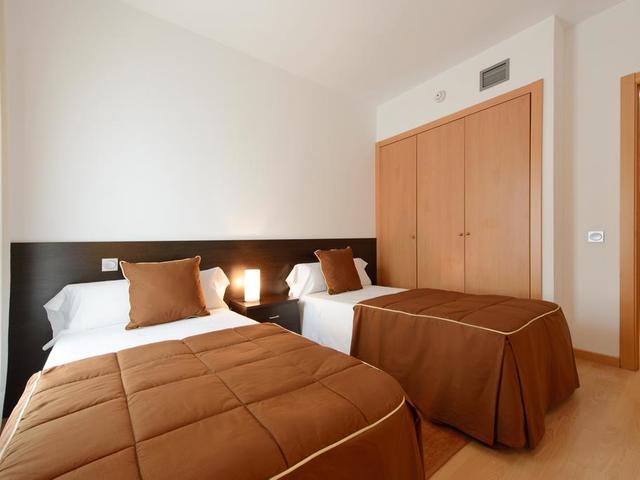 фото Tryp Madrid Airport Suites изображение №10